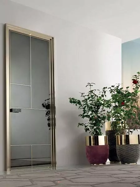 Interior door Land