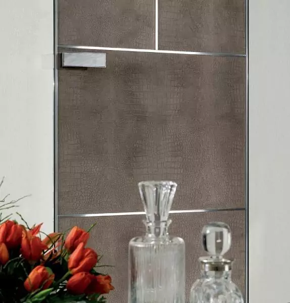 Interior door Land
