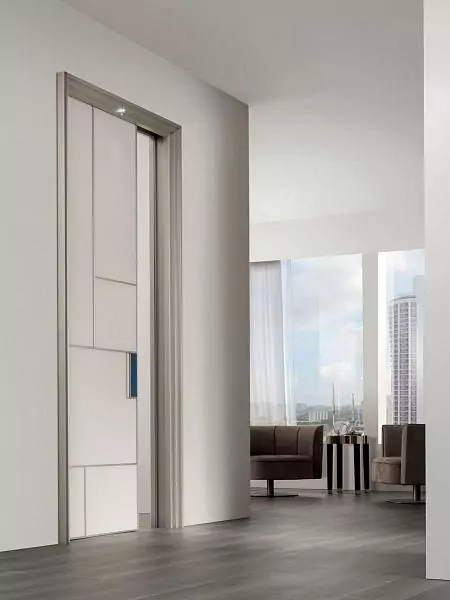 Interior door Land