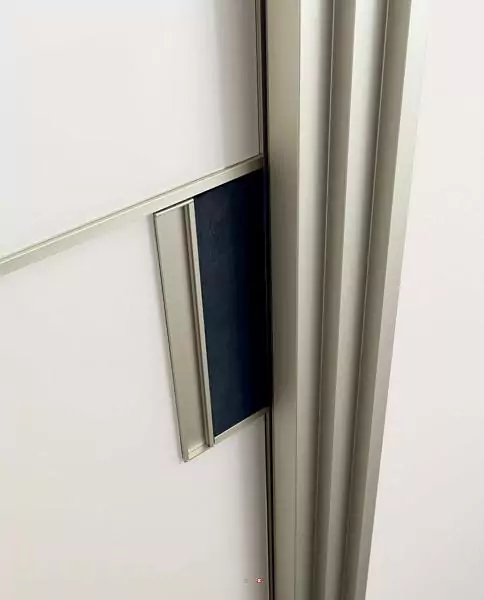 Interior door Land
