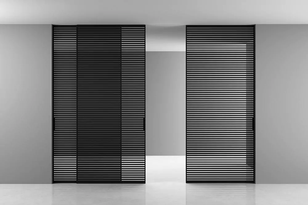 STRATUS–SLIM, Pulsar model, translucent Trasparente Grafite glass, aluminum canvas frame in Black color. Sliding three–leaf partition in the opening, hidden track in the ceiling.
