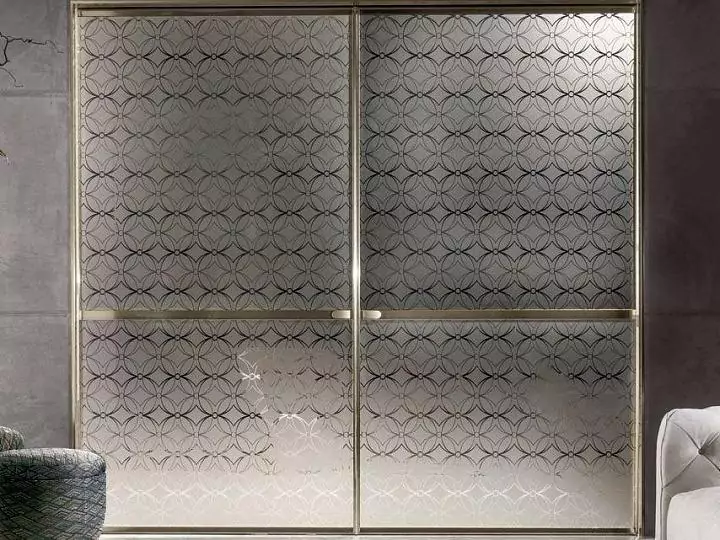 Wave sliding partition