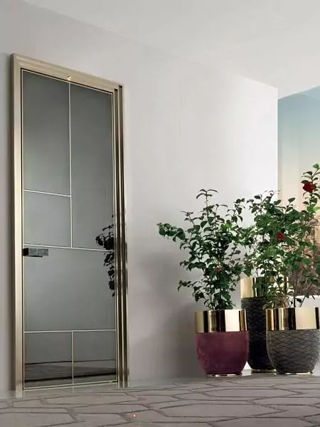 Interior door Land