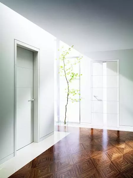 Hidden aluminum skirting board MINI, Laccato Bianco insert.