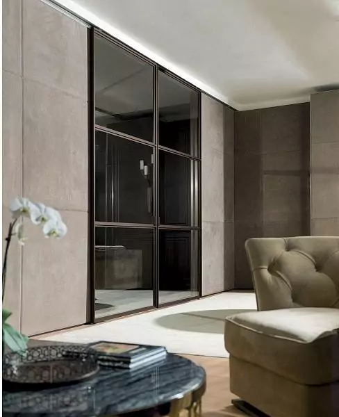 Sliding partition 