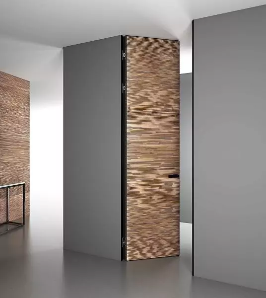 Wall panels COVER, Espirit. Door FILO–60, Alu, Espirit. Natural veneer Noce Canaletto.