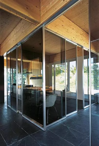 Minimal sliding partition