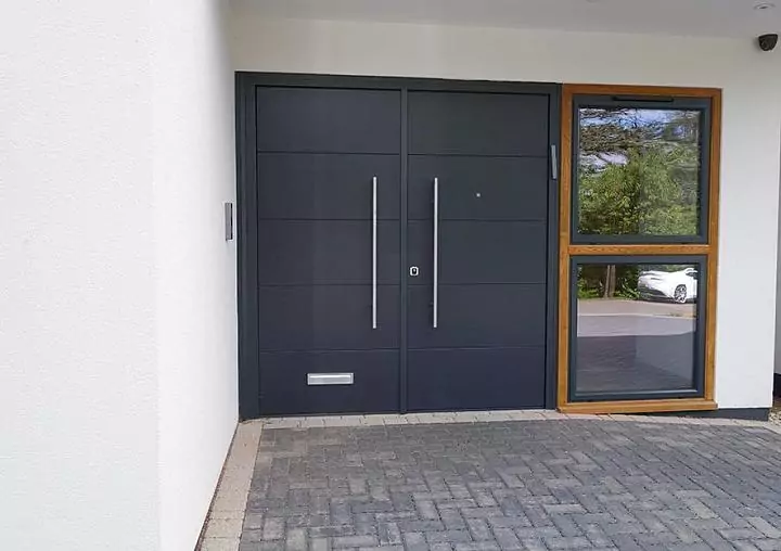 LINEA POKER 2 Front Door