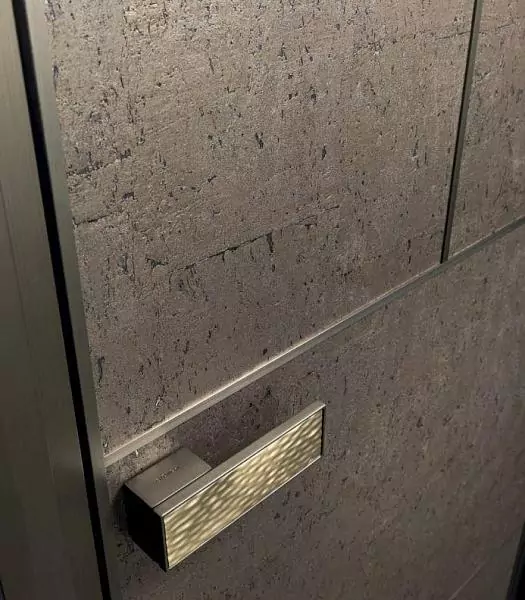 Interior door Land
