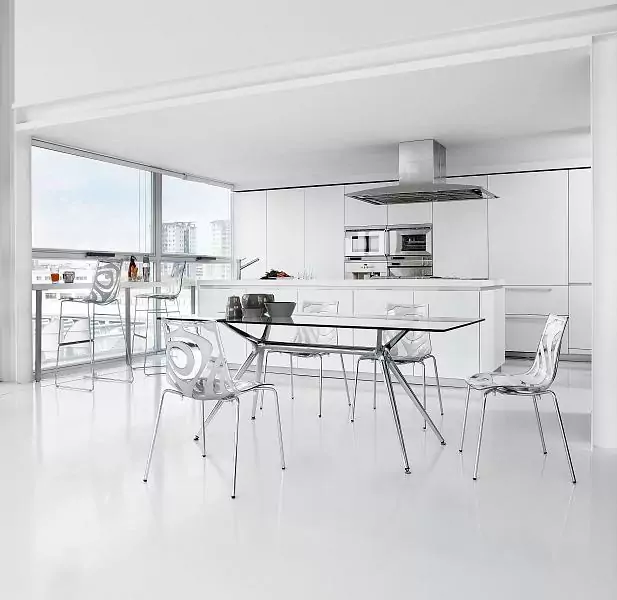 MILAN table. Table top – tempered tinted glass Trasparente Grafite. Base: aluminum, steel – Chrome finish.